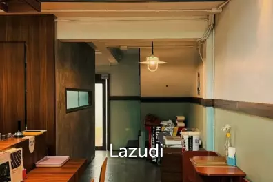 Cafe/Restaurant with kitchen Close to BTS On Nut   Shop space with kitchen in a low-rise apartment
