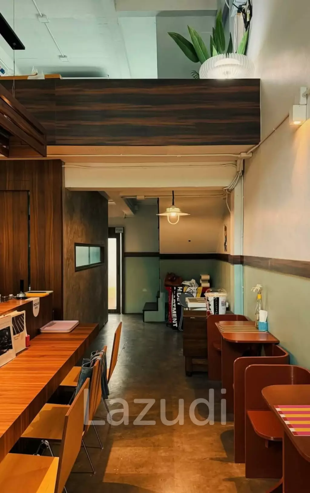 Cafe/Restaurant with kitchen Close to BTS On Nut   Shop space with kitchen in a low-rise apartment