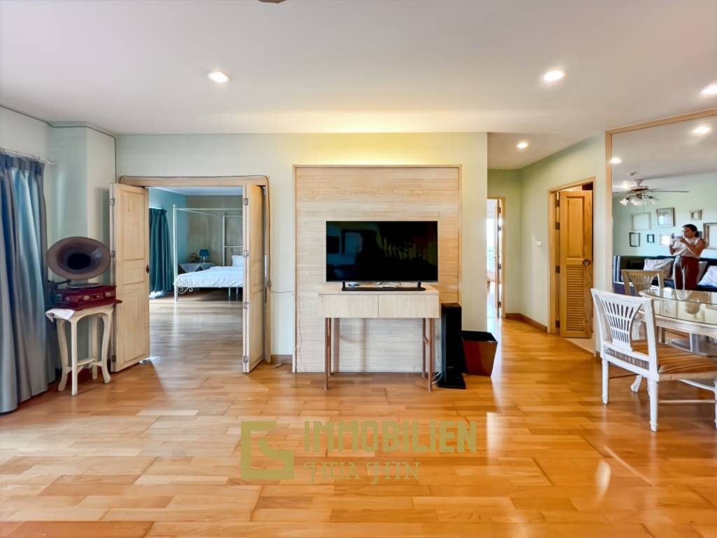 คอนโด 2 ห้องนอน ขนาด 115 ตร.ม. ที่ Blue Mountain พร้อมเฟอร์นิเจอร์ครบ