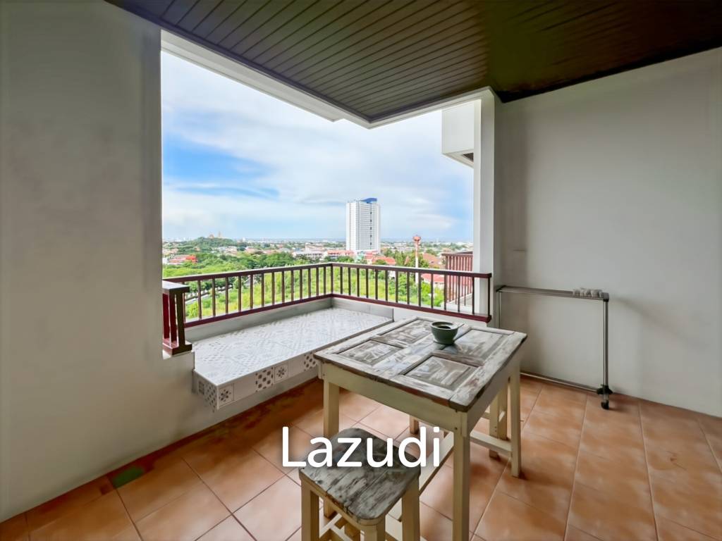 Blue Mountain : Spacious 2-Bedroom Condo with Scenic Views in Hua Hin