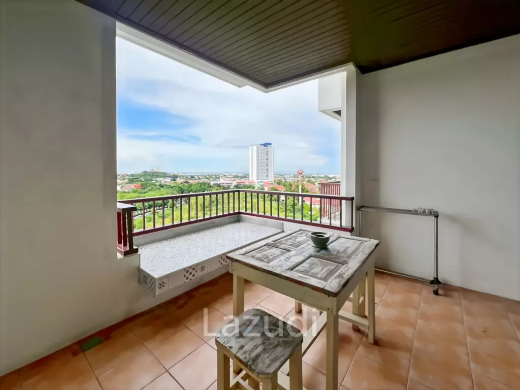 Blue Mountain : Spacious 2-Bedroom Condo with Scenic Views in Hua Hin