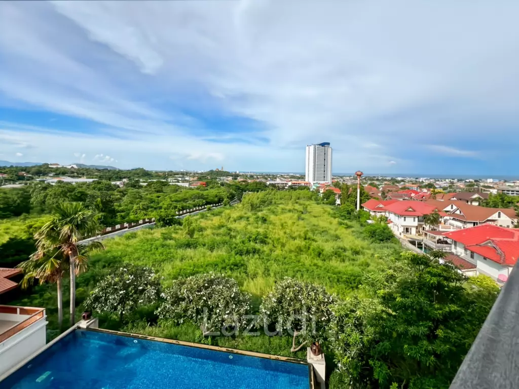 Blue Mountain : Spacious 2-Bedroom Condo with Scenic Views in Hua Hin
