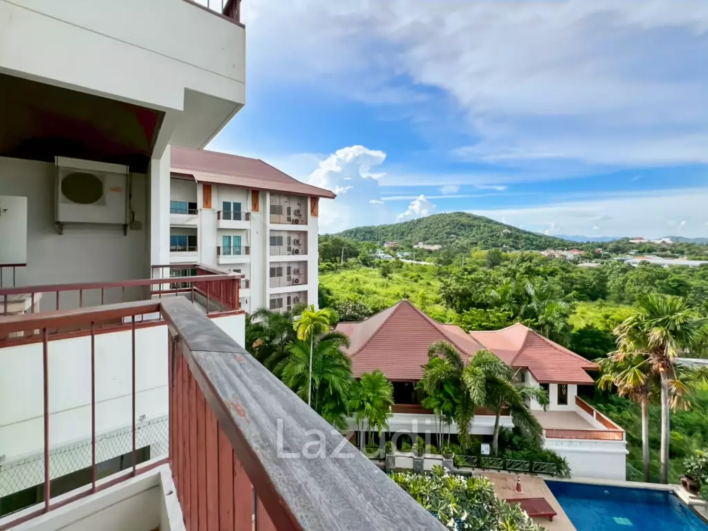 Blue Mountain : Spacious 2-Bedroom Condo with Scenic Views in Hua Hin