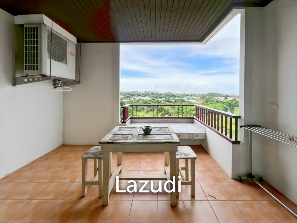Blue Mountain : Spacious 2-Bedroom Condo with Scenic Views in Hua Hin