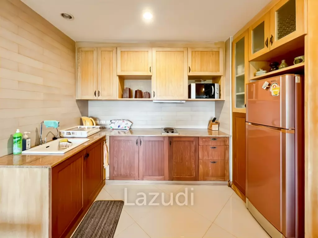 Blue Mountain : Spacious 2-Bedroom Condo with Scenic Views in Hua Hin