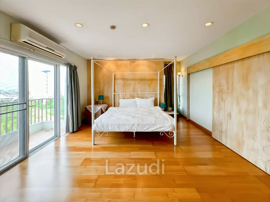 Blue Mountain : Spacious 2-Bedroom Condo with Scenic Views in Hua Hin