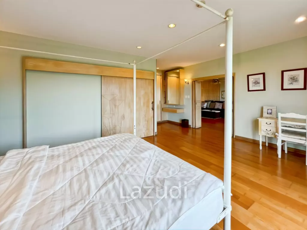 Blue Mountain : Spacious 2-Bedroom Condo with Scenic Views in Hua Hin