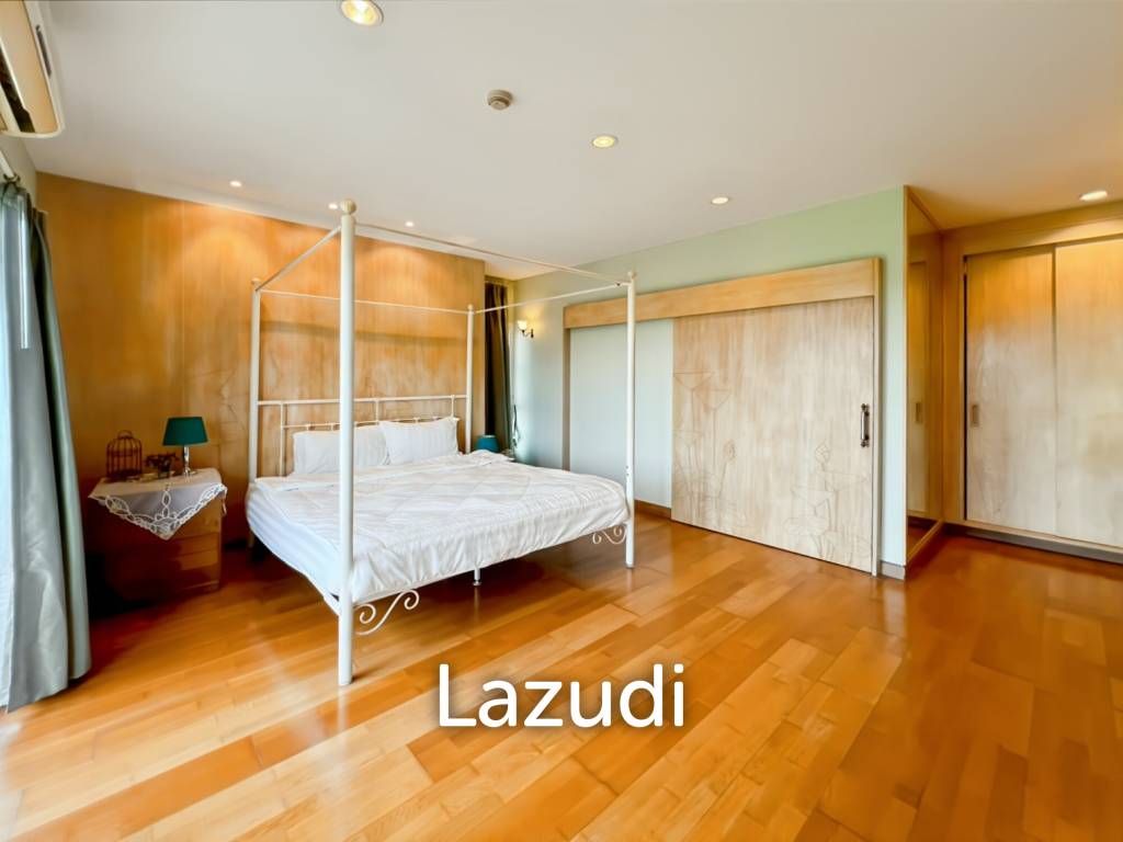Blue Mountain : Spacious 2-Bedroom Condo with Scenic Views in Hua Hin