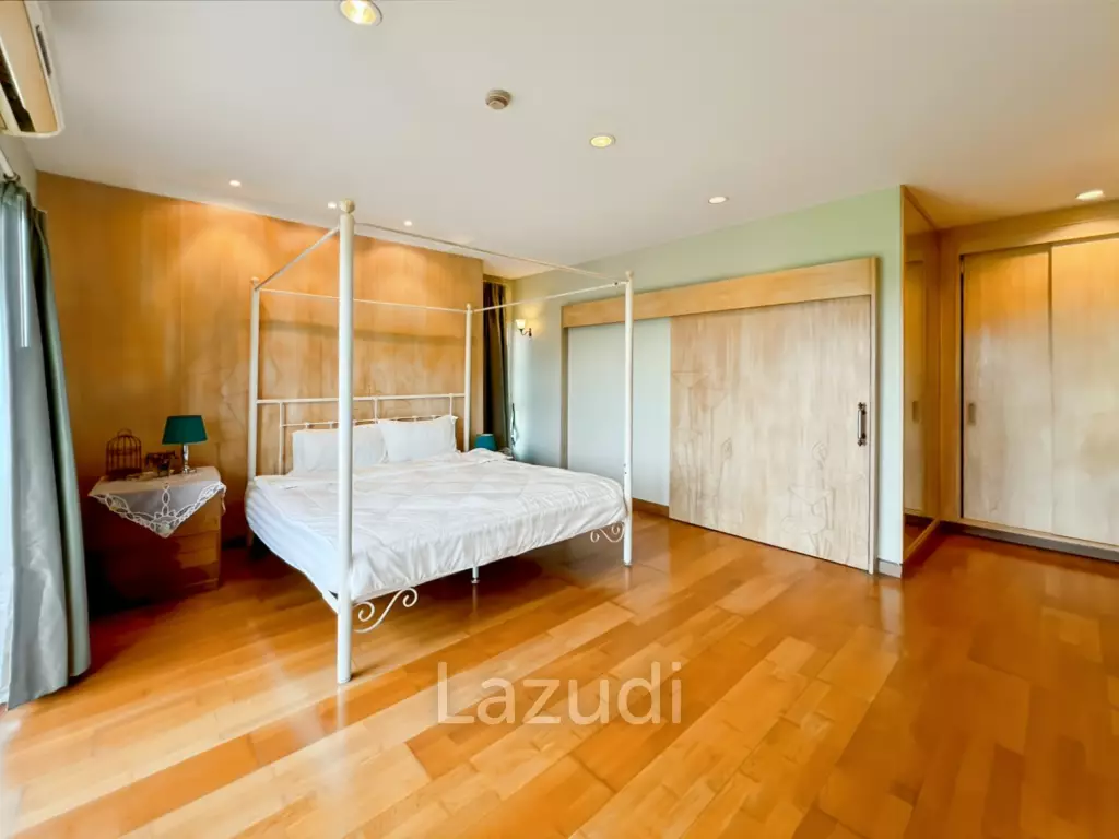 Blue Mountain : Spacious 2-Bedroom Condo with Scenic Views in Hua Hin