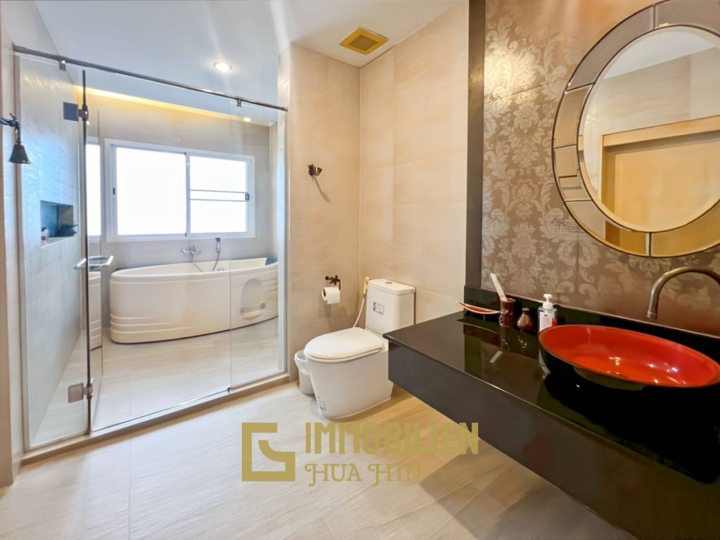 คอนโด 2 ห้องนอน ขนาด 115 ตร.ม. ที่ Blue Mountain พร้อมเฟอร์นิเจอร์ครบ