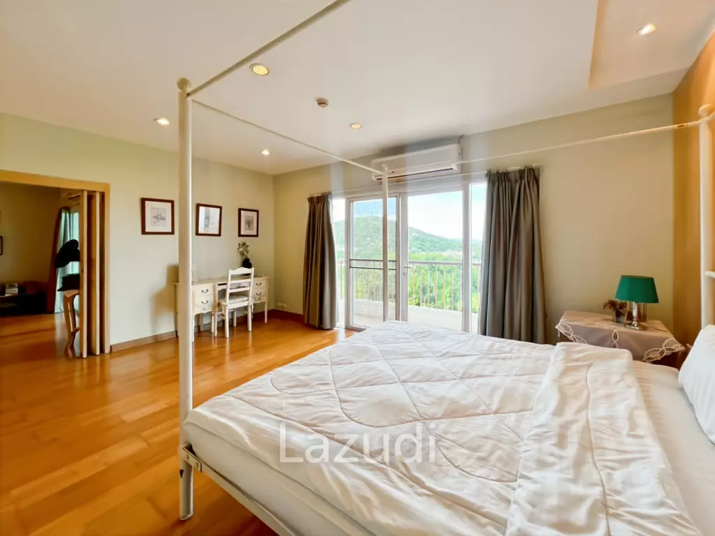 Blue Mountain : Spacious 2-Bedroom Condo with Scenic Views in Hua Hin