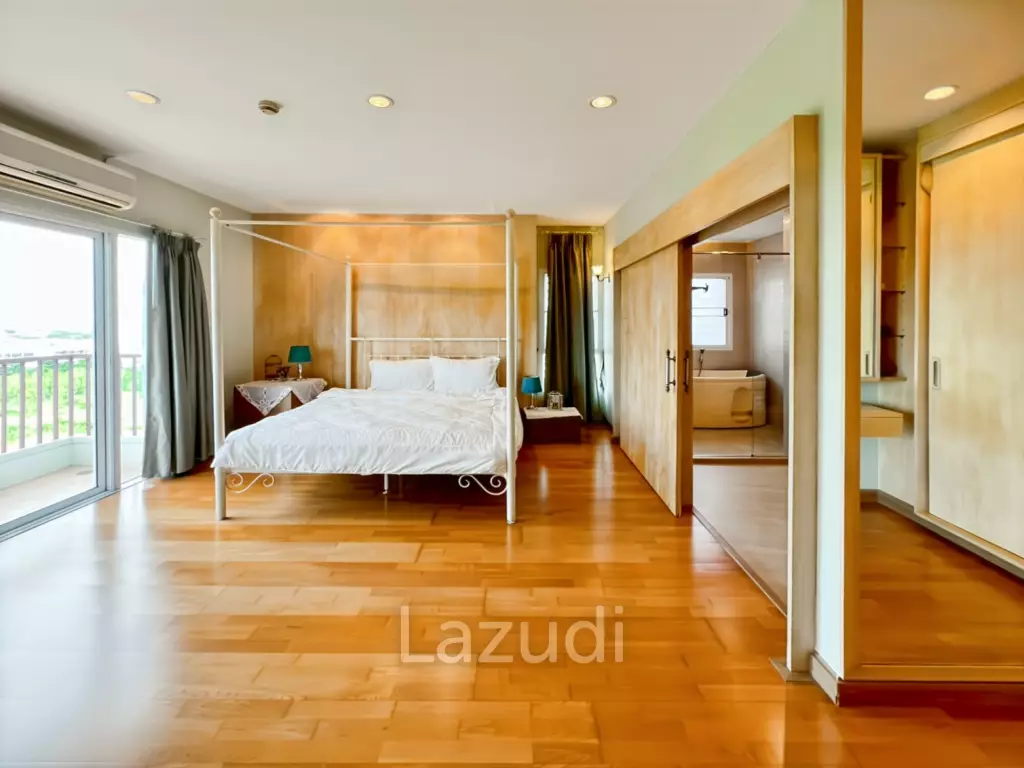 Blue Mountain : Spacious 2-Bedroom Condo with Scenic Views in Hua Hin