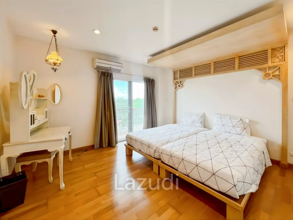 Blue Mountain : Spacious 2-Bedroom Condo with Scenic Views in Hua Hin