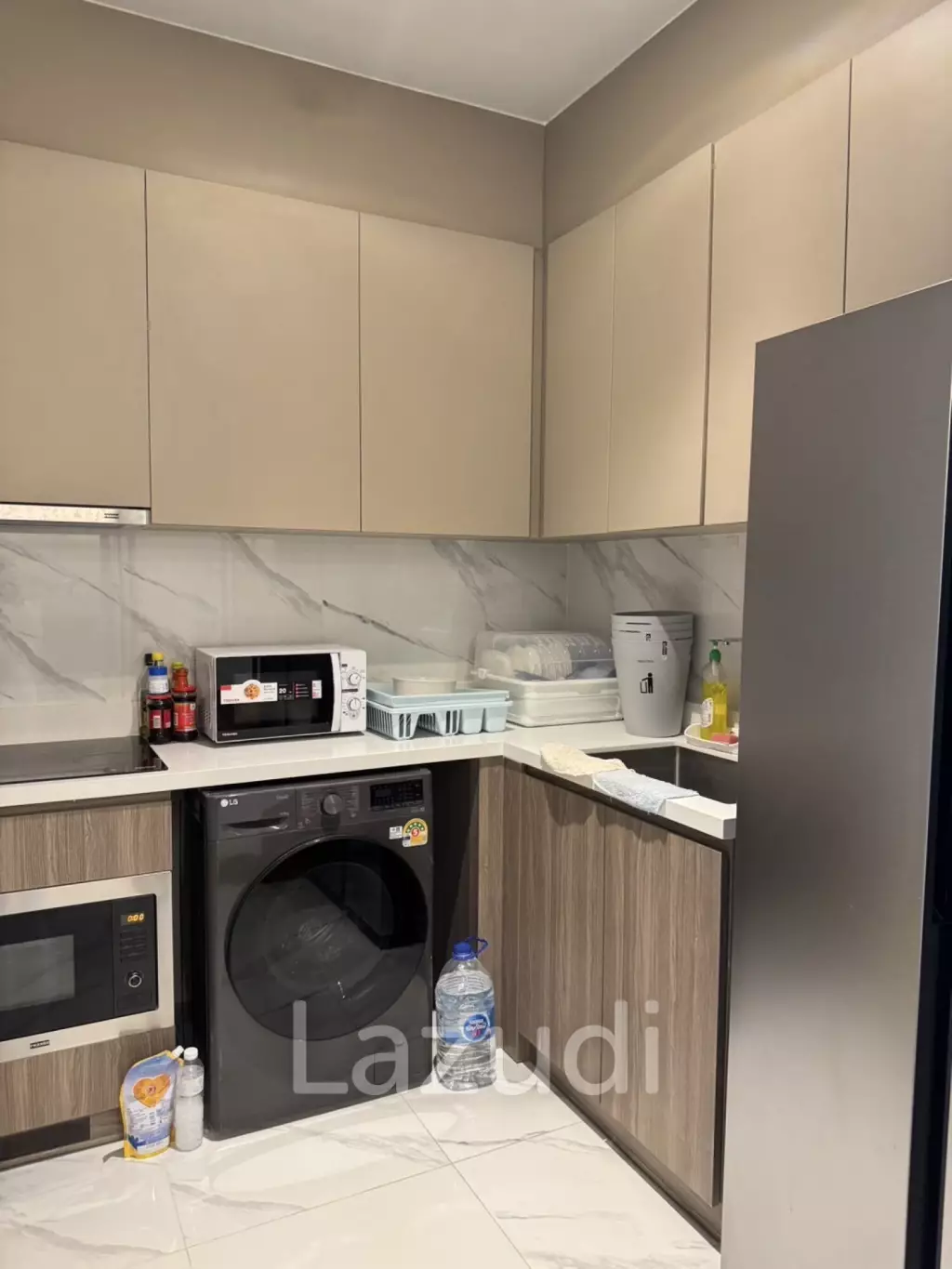 2 Bed 2 Bath 85 SQ.M RHYTHM Ekkamai Estate