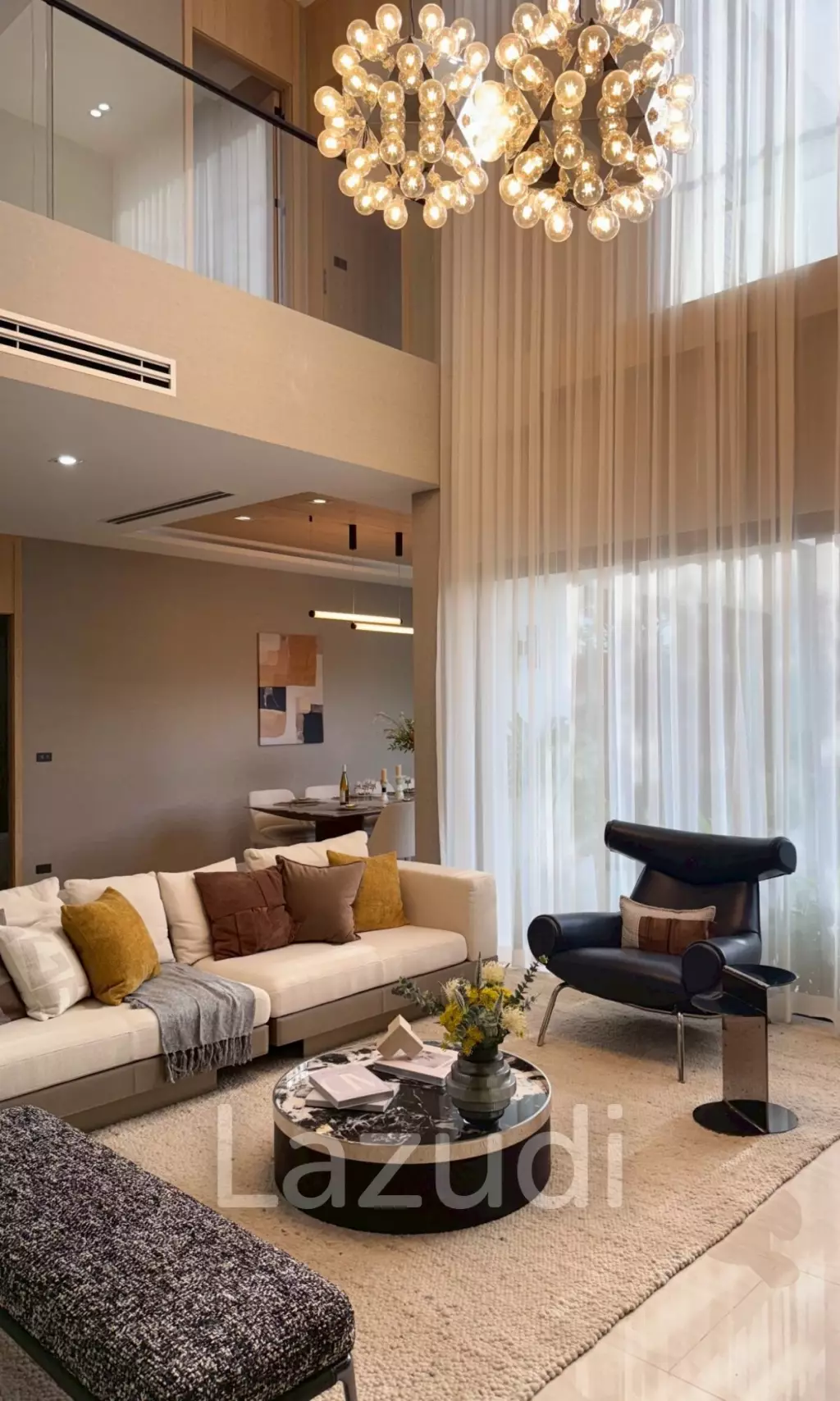 4 Bedrooms 6 Bathrooms 375 SQ.M. Luxury Vista Villa Pattaya