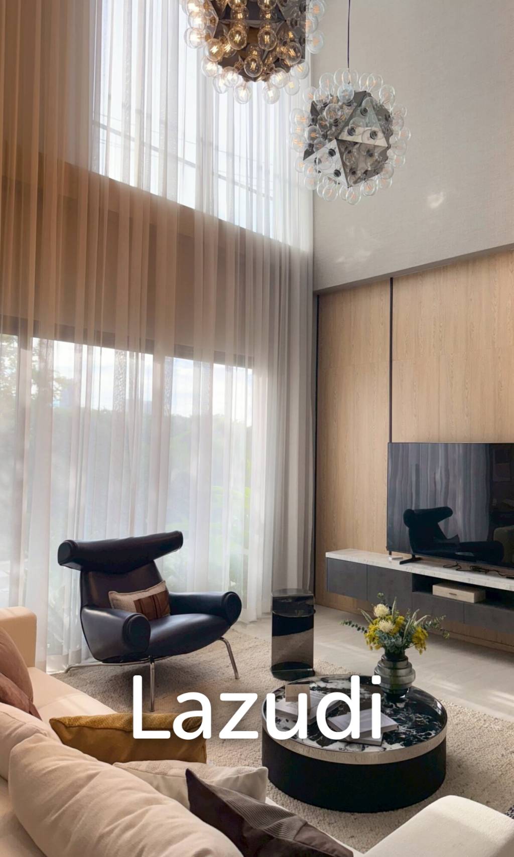 4 Bedrooms 6 Bathrooms 375 SQ.M. Luxury Vista Villa Pattaya