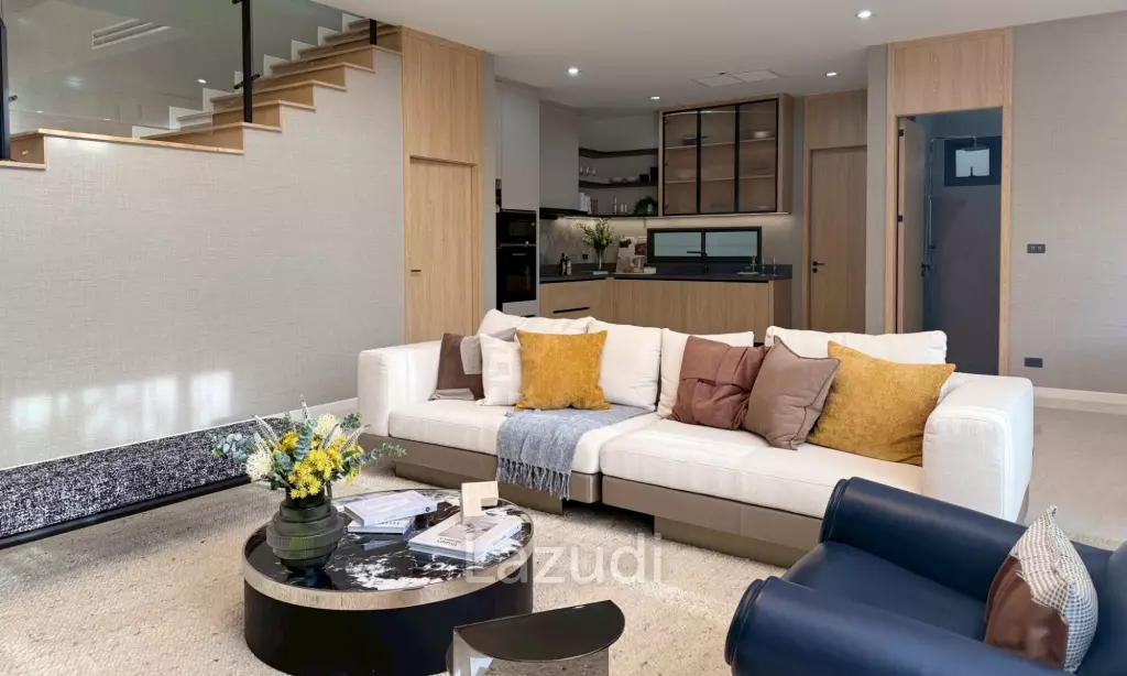 4 Bedrooms 6 Bathrooms 375 SQ.M. Luxury Vista Villa Pattaya