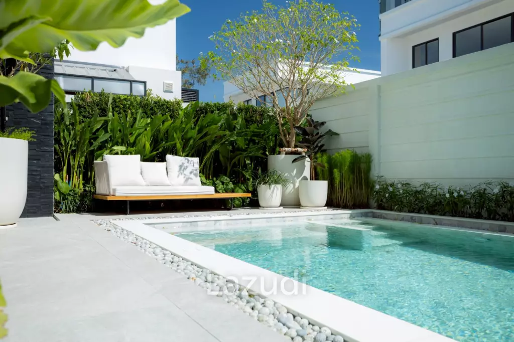 4 Bedrooms 6 Bathrooms 425 SQ.M. Luxury Vista Villa Pattaya