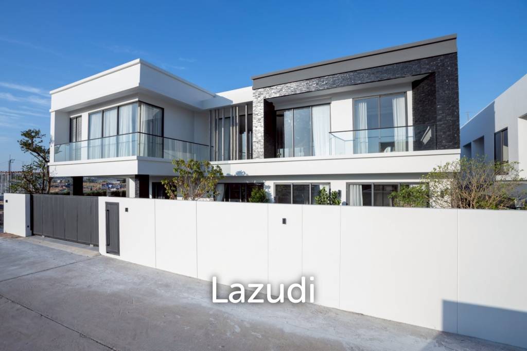 4 Bedrooms 6 Bathrooms 425 SQ.M. Luxury Vista Villa Pattaya