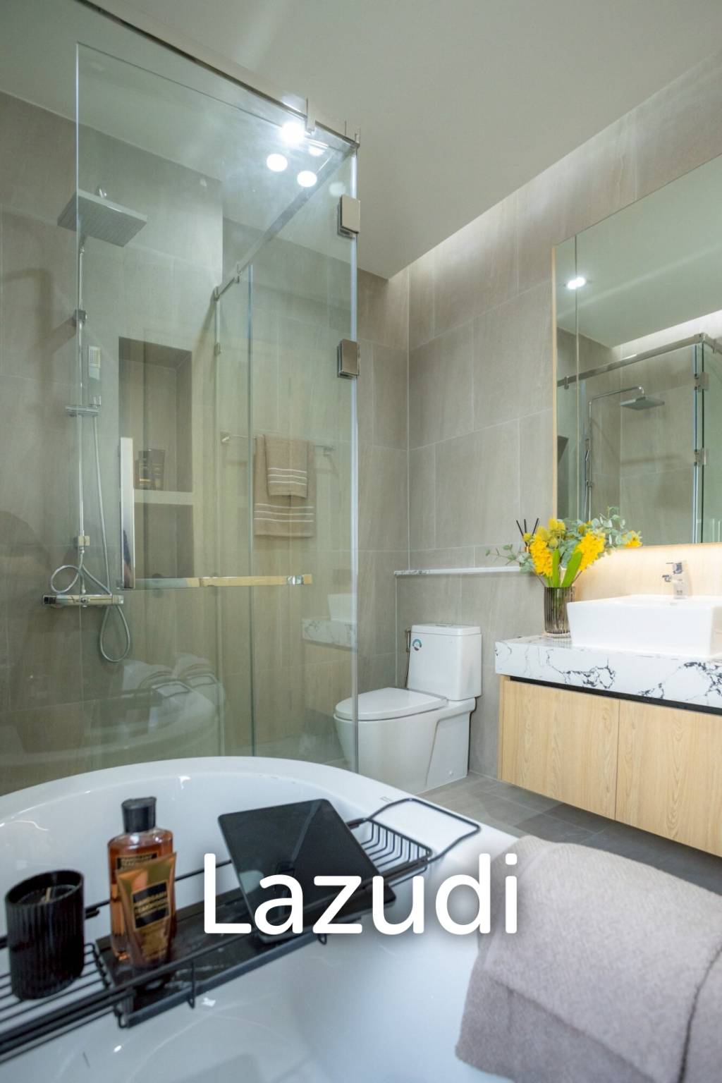 4 Bedrooms 6 Bathrooms 425 SQ.M. Luxury Vista Villa Pattaya