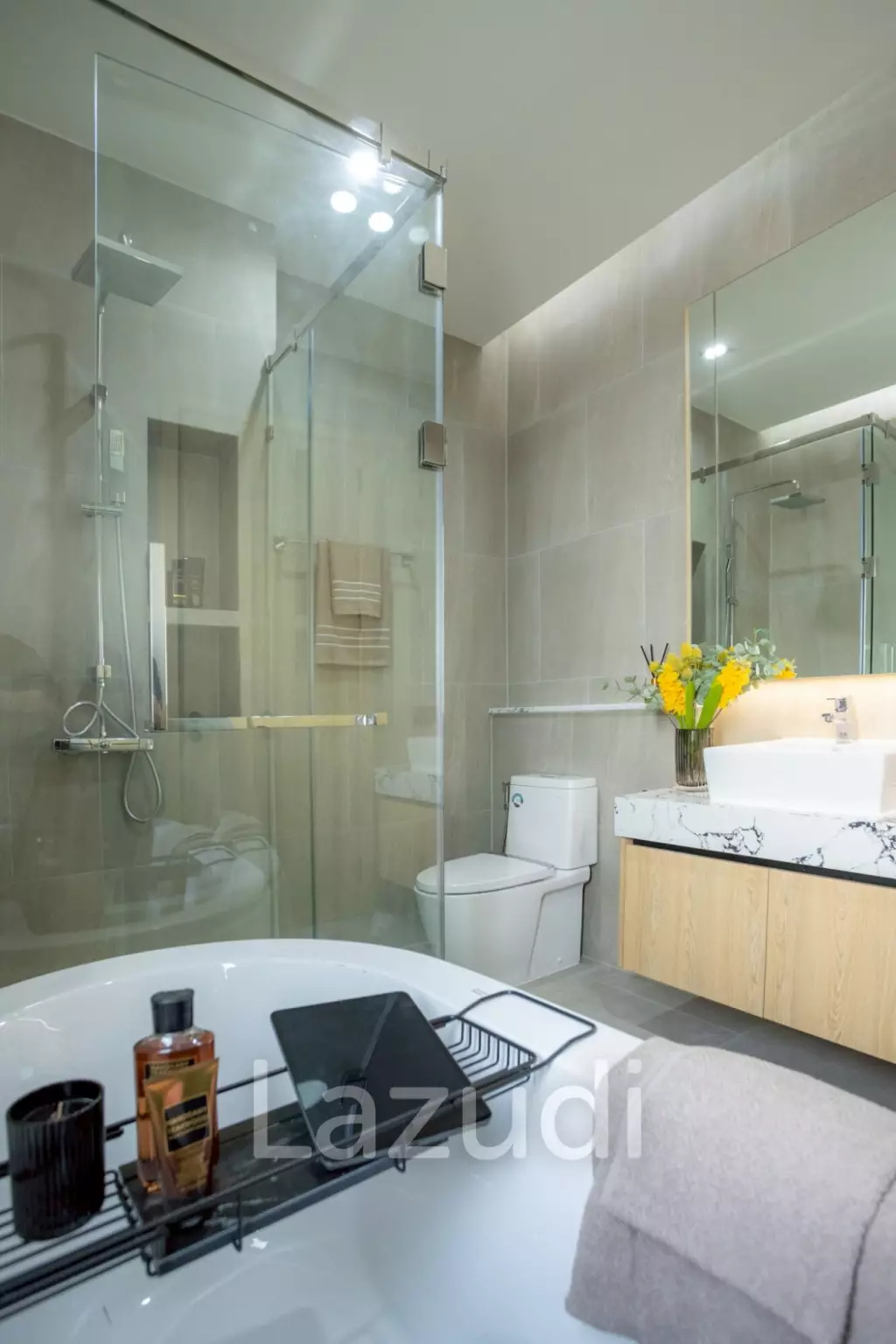 4 Bedrooms 6 Bathrooms 425 SQ.M. Luxury Vista Villa Pattaya