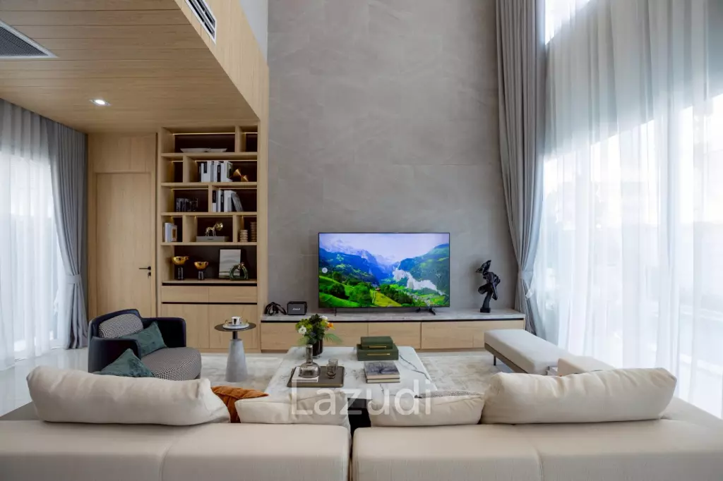 4 Bedrooms 6 Bathrooms 425 SQ.M. Luxury Vista Villa Pattaya