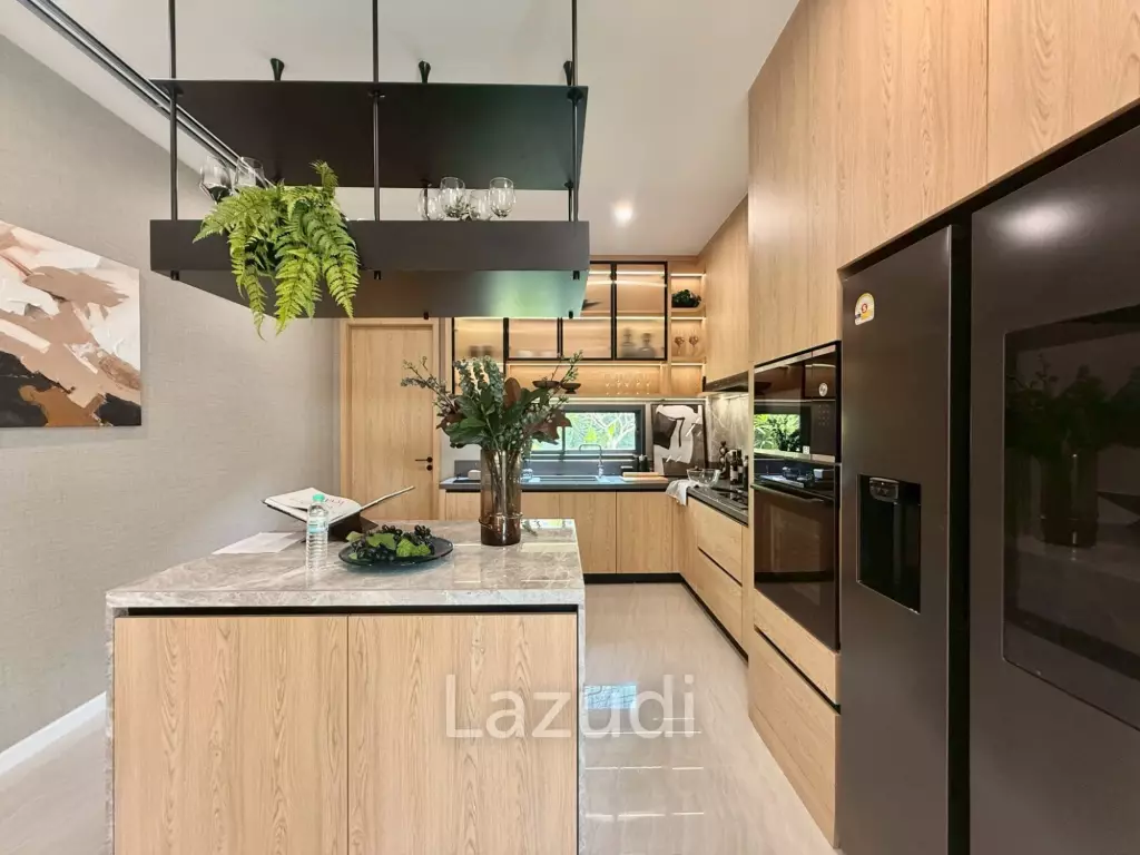 4 Bedrooms 6 Bathrooms 402 SQ.M. Luxury Vista Villa Pattaya