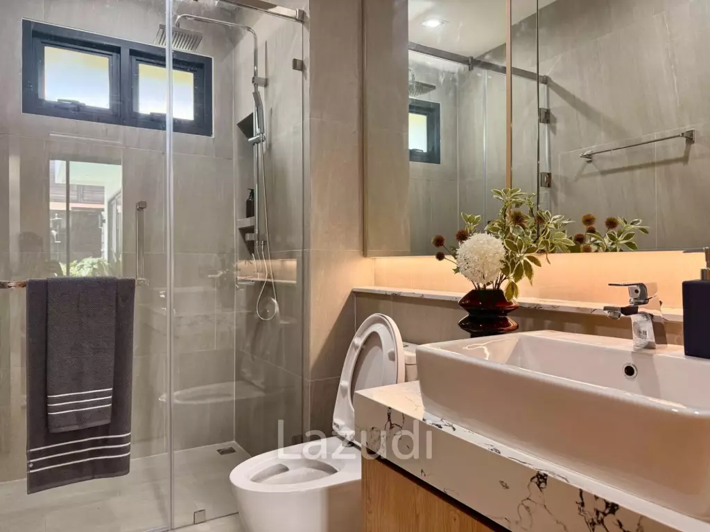 4 Bedrooms 6 Bathrooms 402 SQ.M. Luxury Vista Villa Pattaya