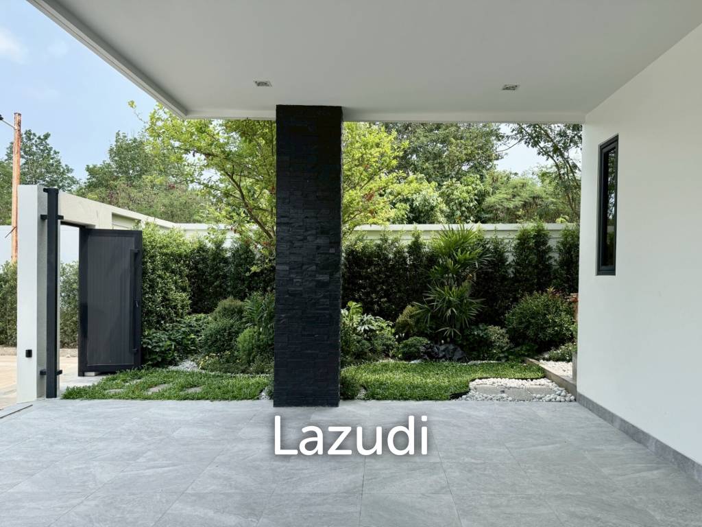 4 Bedrooms 6 Bathrooms 402 SQ.M. Luxury Vista Villa Pattaya
