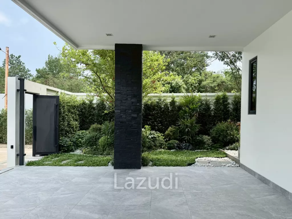 4 Bedrooms 6 Bathrooms 402 SQ.M. Luxury Vista Villa Pattaya