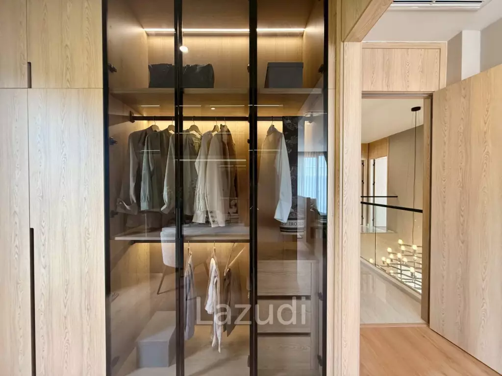 4 Bedrooms 6 Bathrooms 402 SQ.M. Luxury Vista Villa Pattaya