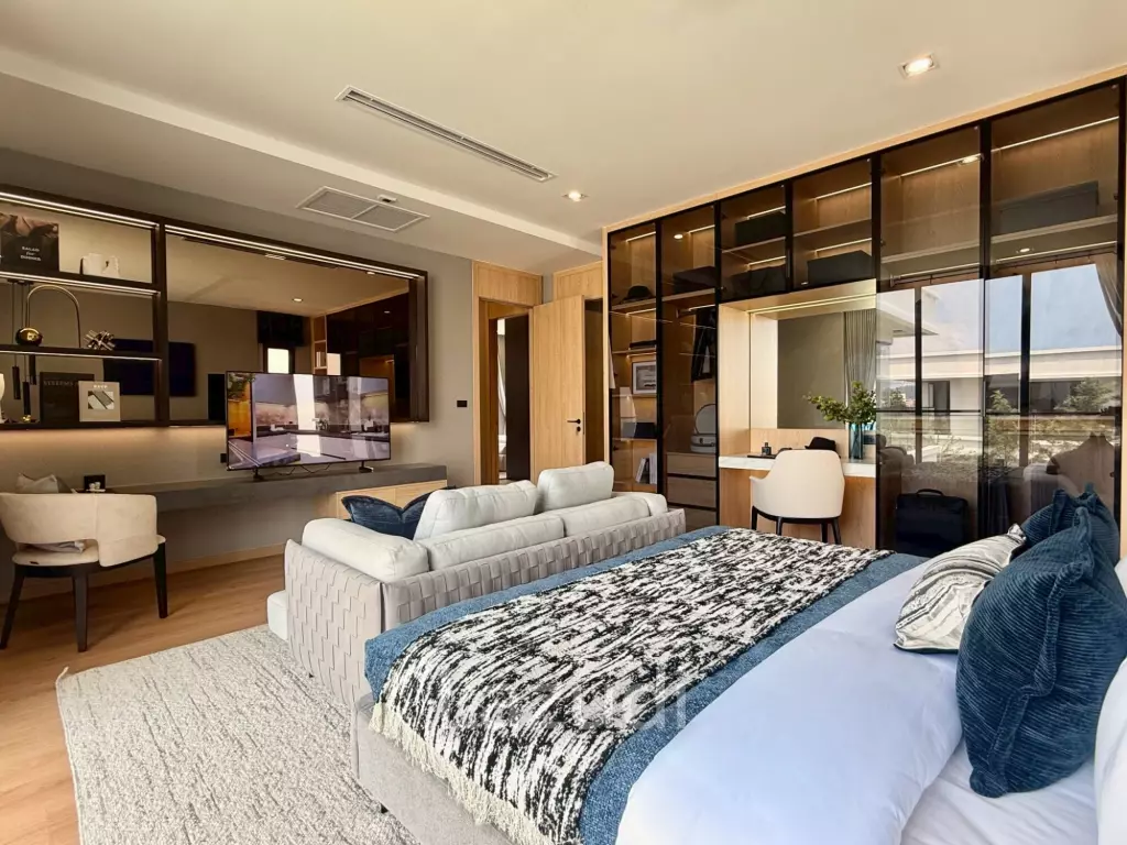 4 Bedrooms 6 Bathrooms 402 SQ.M. Luxury Vista Villa Pattaya