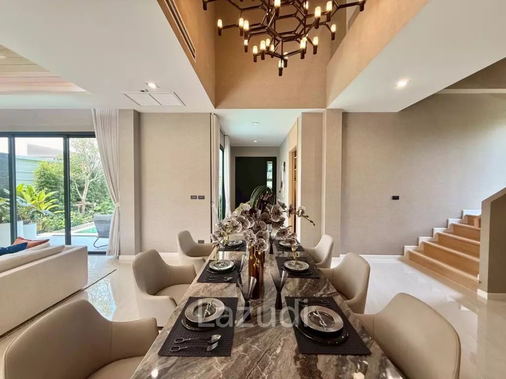4 Bedrooms 6 Bathrooms 402 SQ.M. Luxury Vista Villa Pattaya