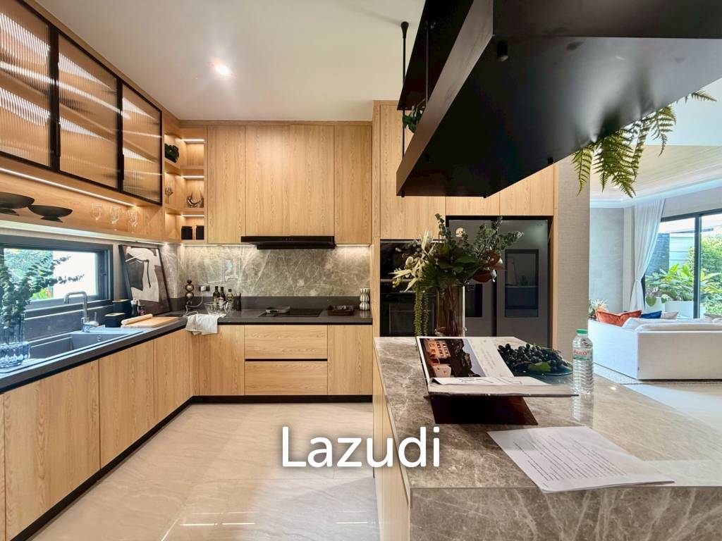 4 Bedrooms 6 Bathrooms 402 SQ.M. Luxury Vista Villa Pattaya