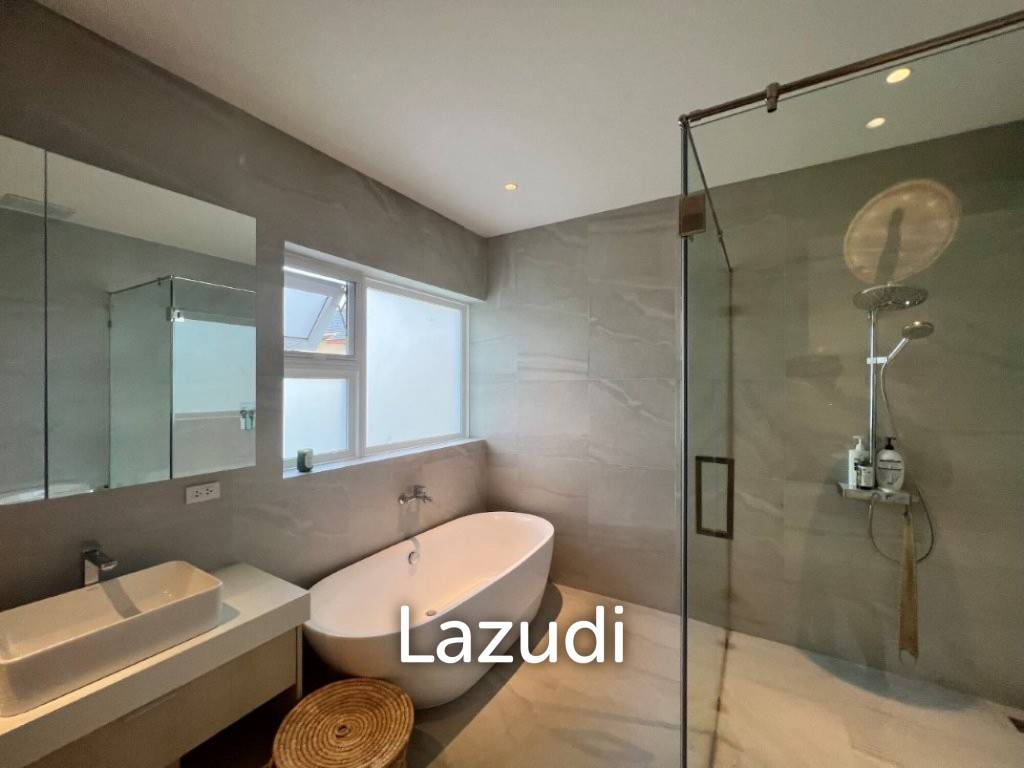 VINEYARDS : Luxury Fully renovated 4 bed pool villa close to town