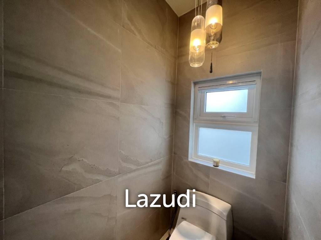 VINEYARDS : Luxury Fully renovated 4 bed pool villa close to town