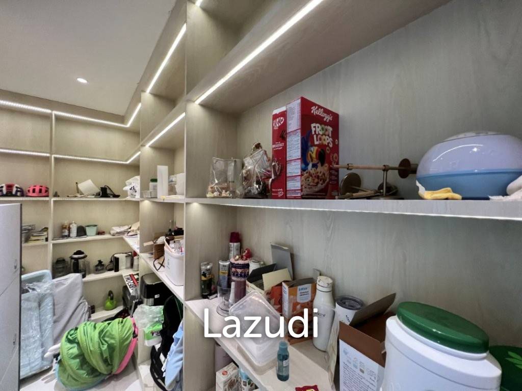 VINEYARDS : Luxury Fully renovated 4 bed pool villa close to town