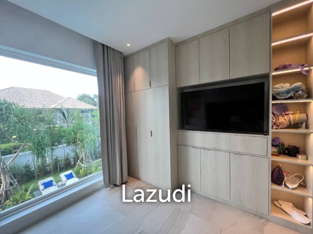 VINEYARDS : Luxury Fully renovated 4 bed pool villa close to town