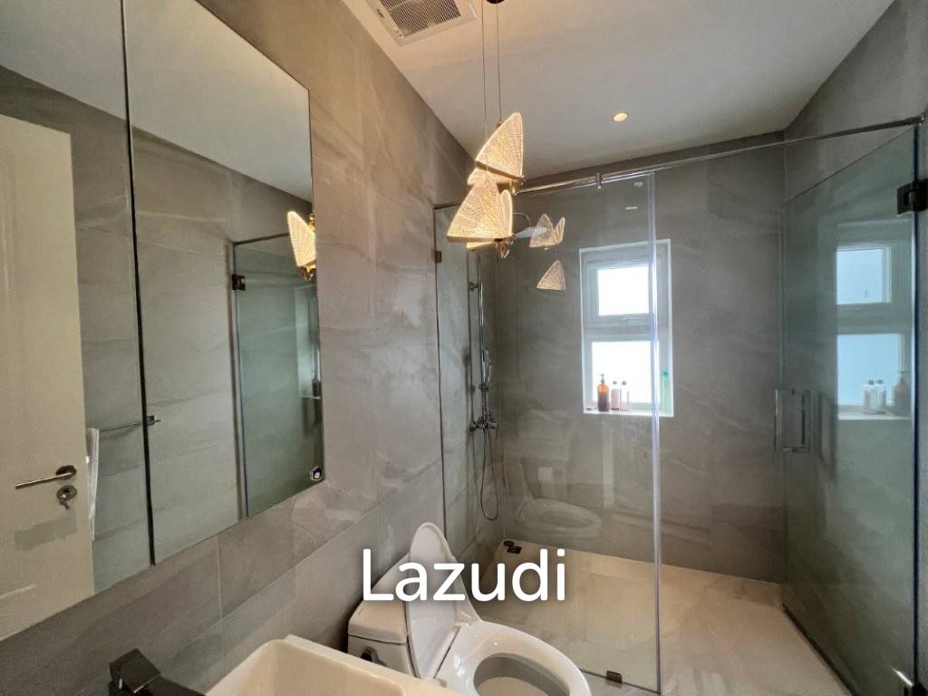 VINEYARDS : Luxury Fully renovated 4 bed pool villa close to town