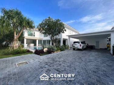 VINEYARDS : Luxury Fully renovated 4 bed pool villa close to town