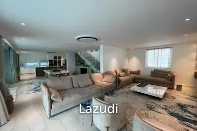 VINEYARDS : Luxury Fully renovated 4 bed pool villa close to town