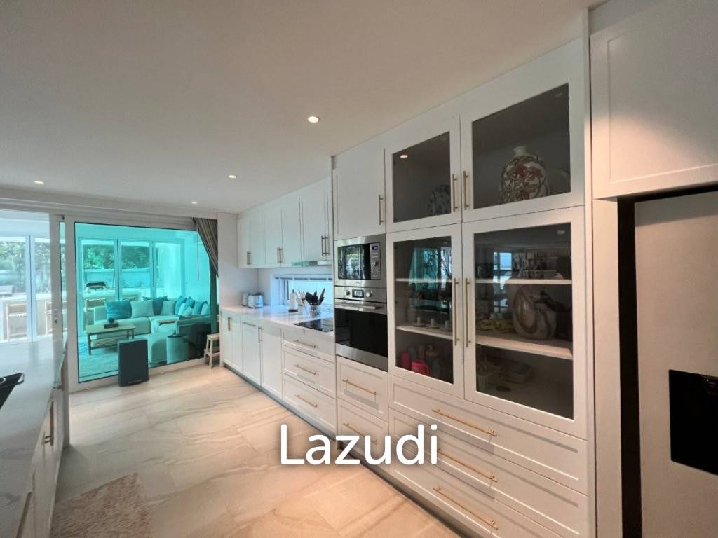 VINEYARDS : Luxury Fully renovated 4 bed pool villa close to town