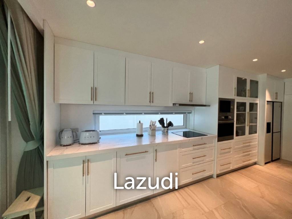 VINEYARDS : Luxury Fully renovated 4 bed pool villa close to town