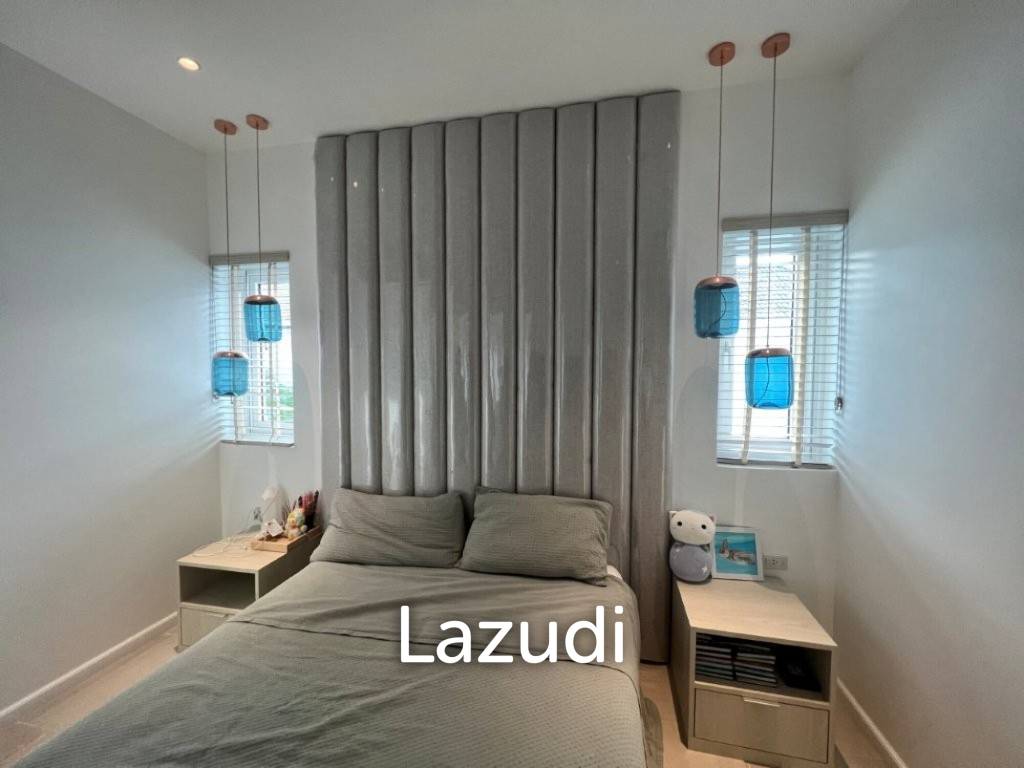 VINEYARDS : Luxury Fully renovated 4 bed pool villa close to town