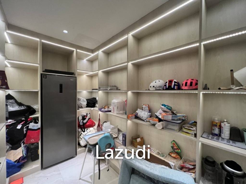 VINEYARDS : Luxury Fully renovated 4 bed pool villa close to town