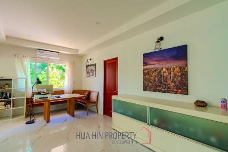 PERFECT HOME AND PET HOTEL : BUSINESS WITH MOUNTAIN VIEWS