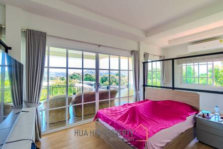 PERFECT HOME AND PET HOTEL : BUSINESS WITH MOUNTAIN VIEWS