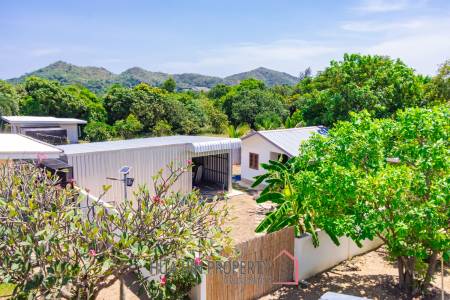 PERFECT HOME AND PET HOTEL : BUSINESS WITH MOUNTAIN VIEWS