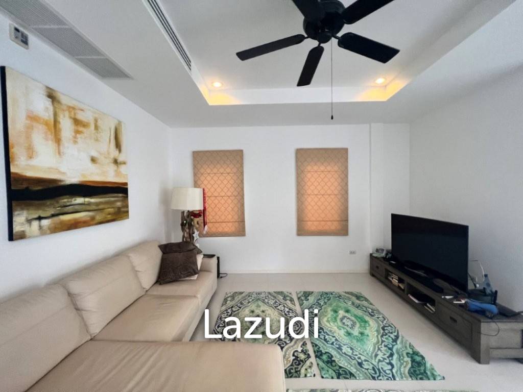 THE VIEWS : Luxury 3 bed pool villa with great views