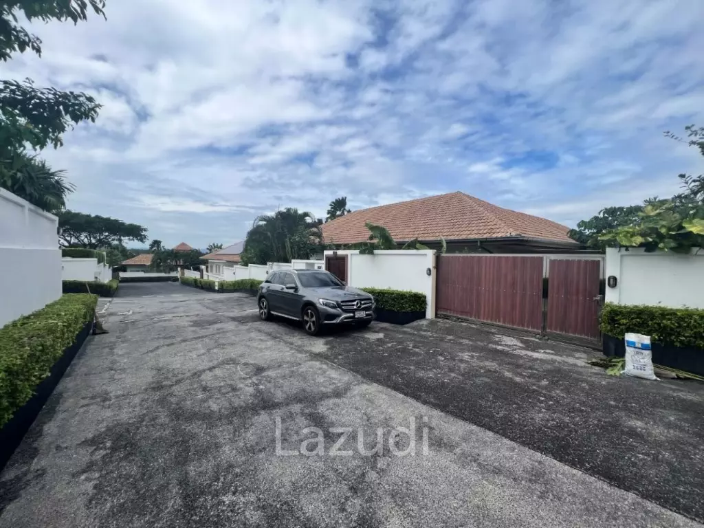 THE VIEWS : Luxury 3 bed pool villa with great views